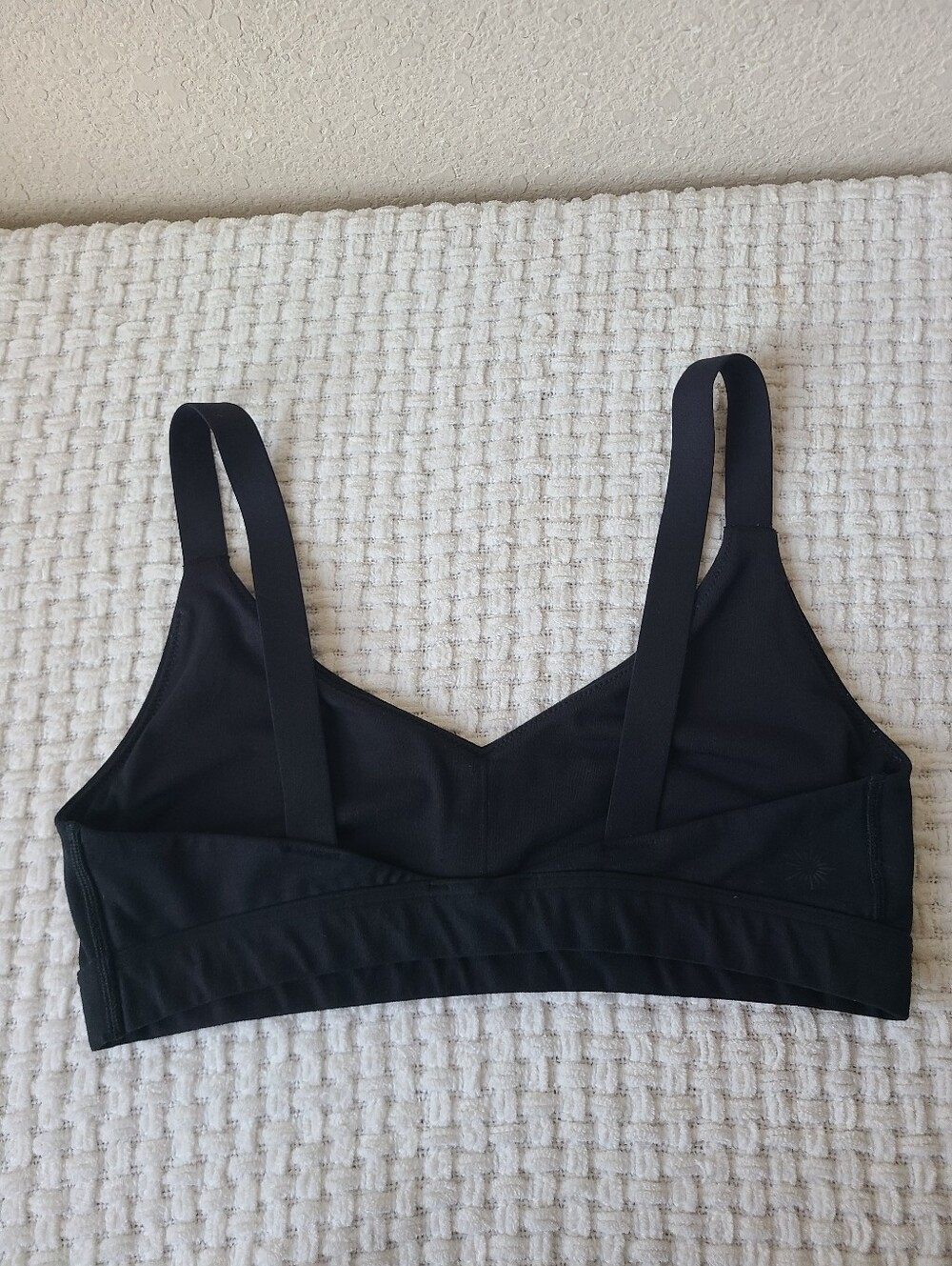 Offline by Aerie Black Wireless Bralette - Women Size M - Picture 2 of 8